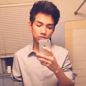 Meet your Posher, Ulises